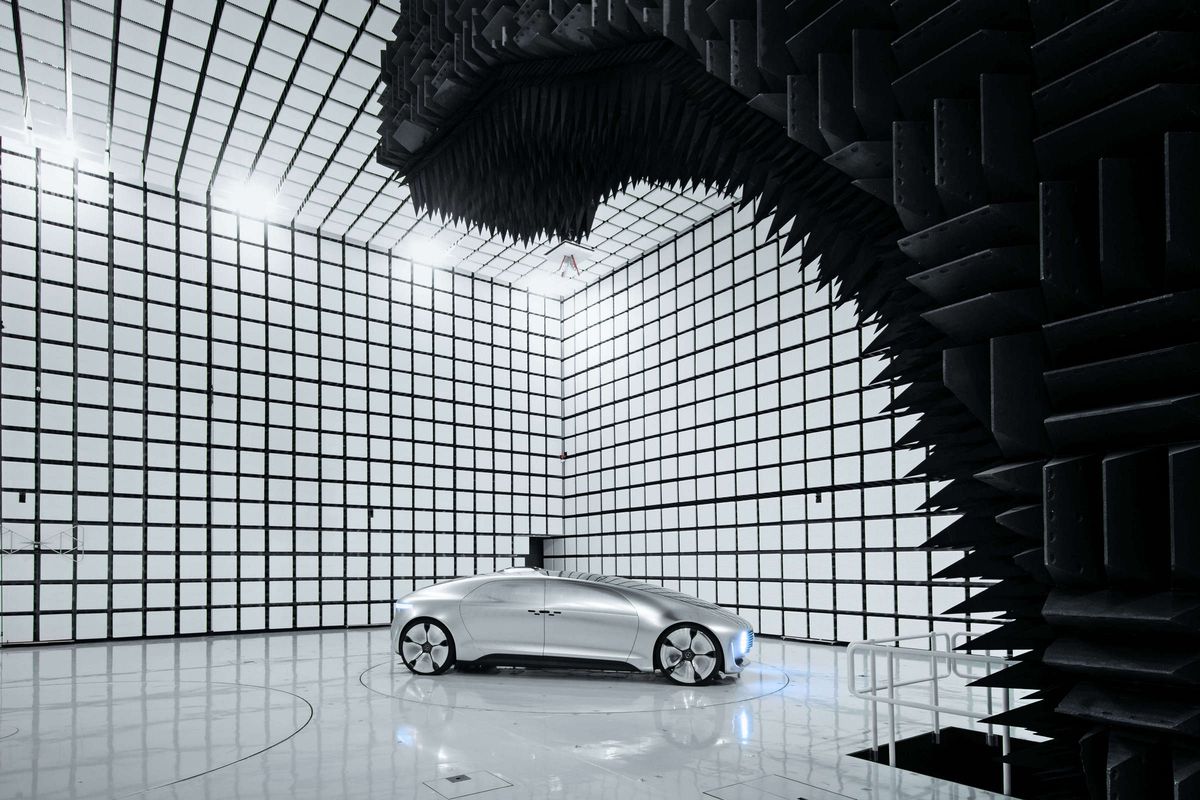 Mercedes testet unter anderem Antennensysteme. Foto: Mercedes